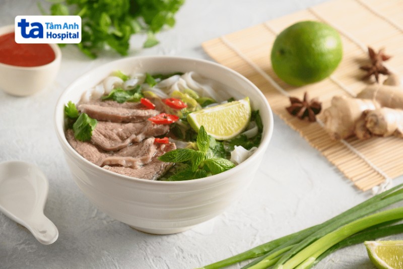 Mẹ nên ăn gì để trẻ sơ sinh bú sữa mẹ tăng cân nhanh?