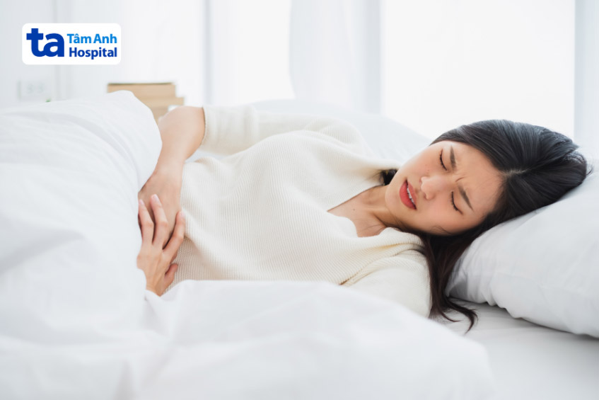 cần đến gặp bác sĩ ngay khi có triệu chứng đau bụng âm ỉ hoặc dữ dội