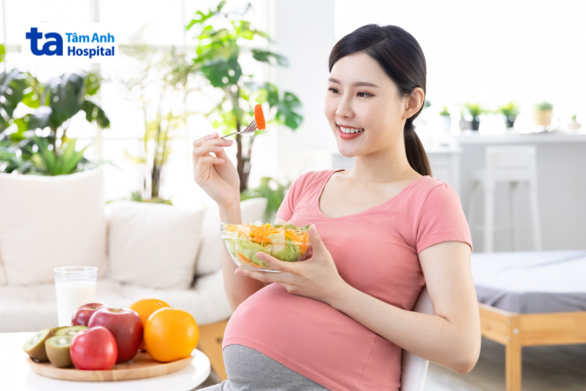 Chăm sóc và theo dõi trẻ từ trong thai kỳ