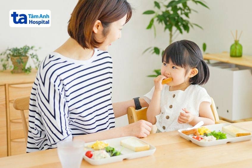 đảm bảo chế độ ăn uống hợp lý lành mạnh