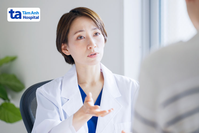 đến gặp bác sĩ khi có dấu hiệu bất thường