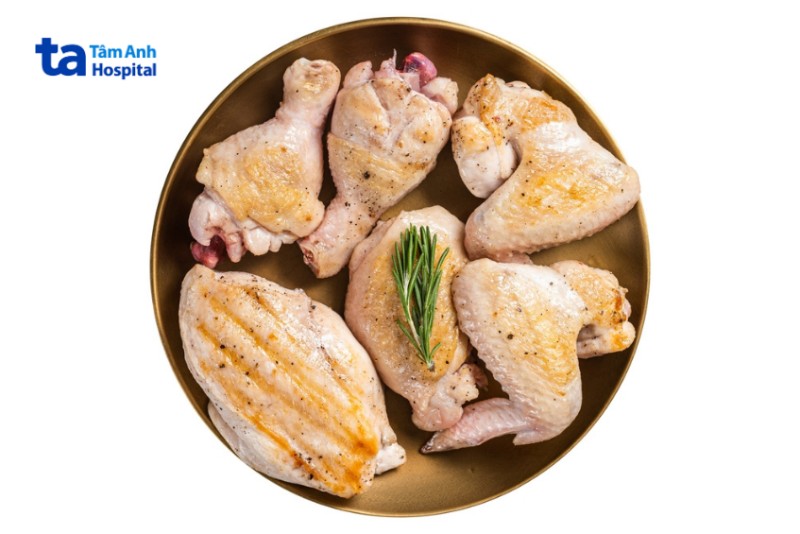 Gãy xương ăn thịt gà có tốt không?