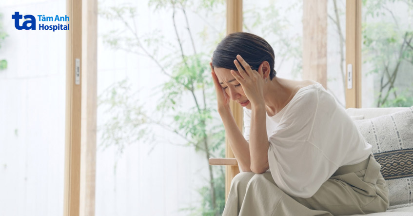 giang mai thần kinh màng não gây ra các triệu chứng như đau đầu