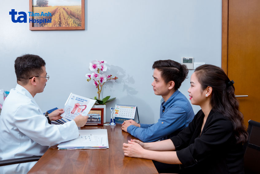 lê hoàng trung tâm tư vấn cho bệnh nhân