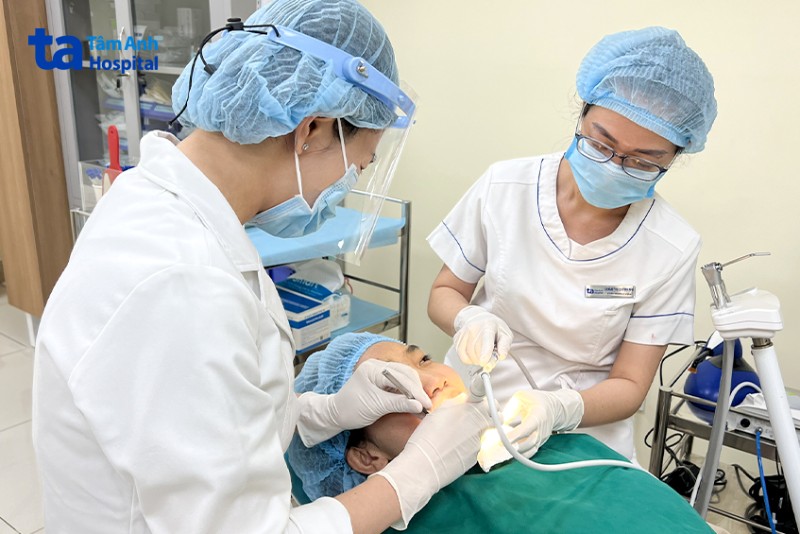 Hướng dẫn cách chăm sóc răng cấm đúng cách