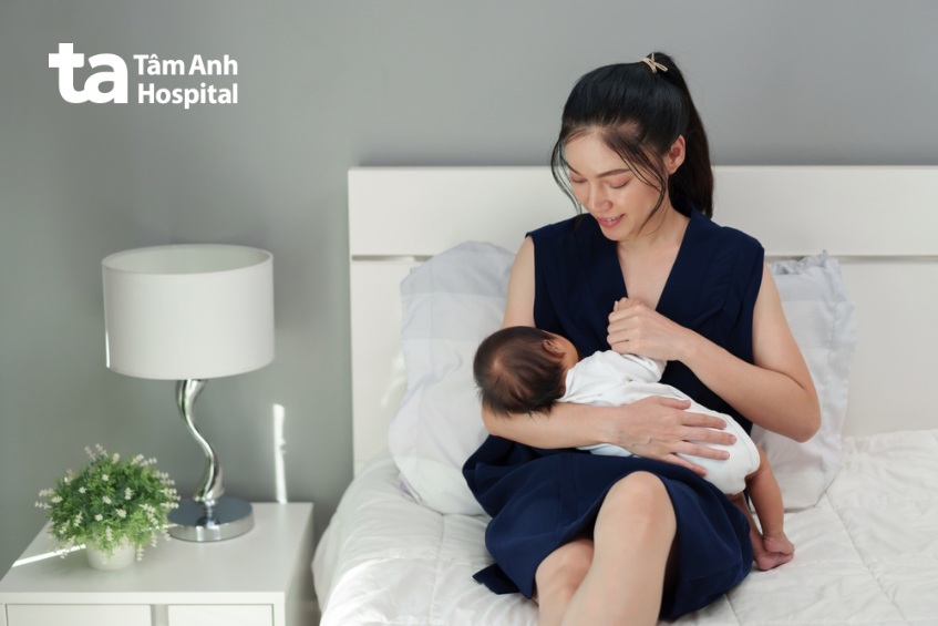 nguyên nhân nhũ hoa bị đóng vảy