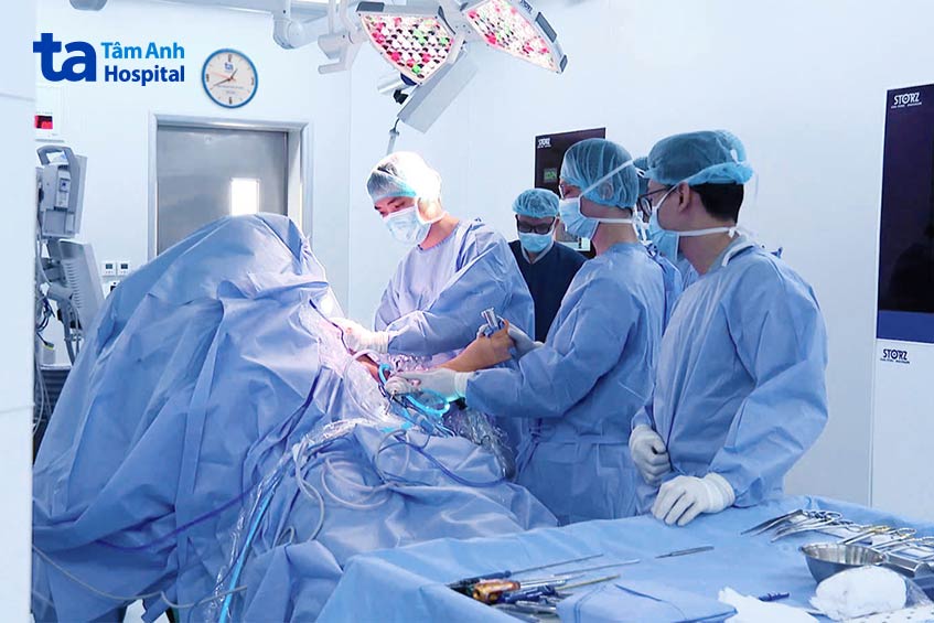 phẫu thuật khớp vai cho bệnh nhân