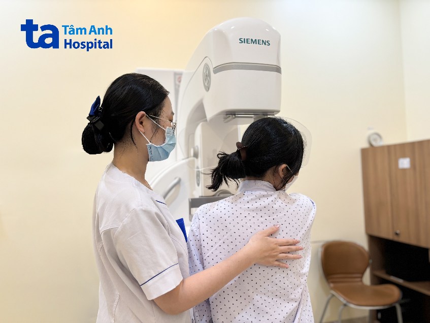 phẫu thuật nâng ngực phương pháp lai