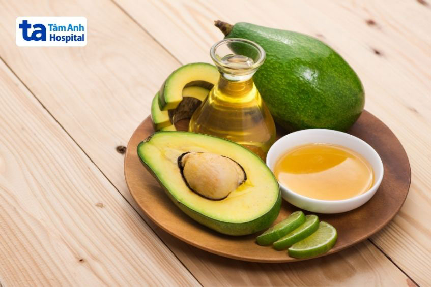 Các chất dinh dưỡng trong quả bơ có tác dụng tạo máu và làm dày niêm mạc tử cung