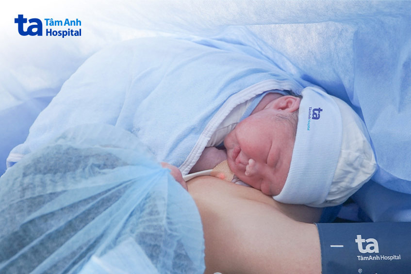 sinh con khỏe mạnh sau 6 năm mắc ung thư buồng trứng