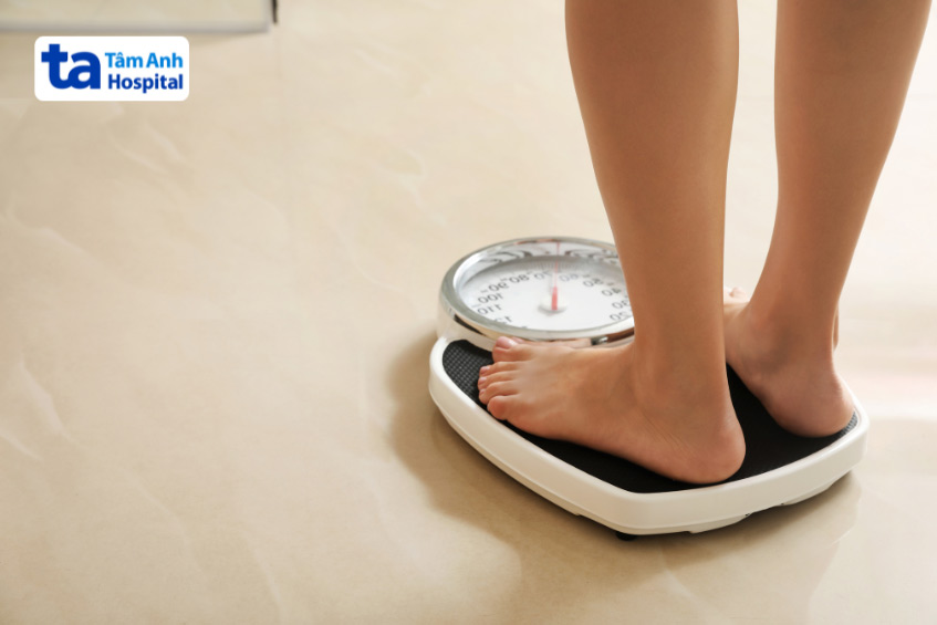 sụt đột ngột là biểu hiện ở người bị suy dinh dưỡng