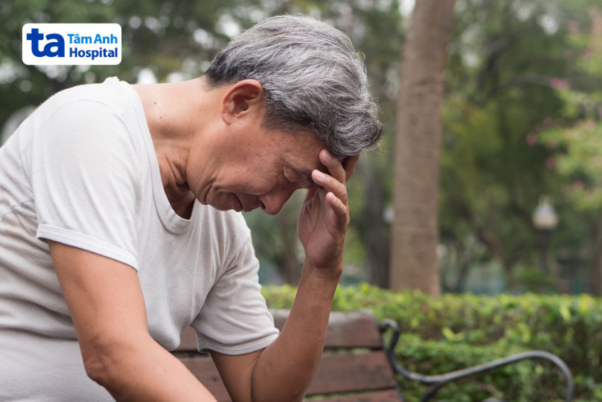 suy nhược cơ thể ở người già cần được chữa trị sớm