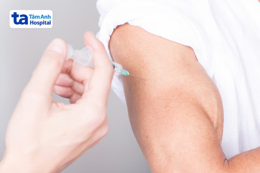 Bệnh nhân chỉ tiêm hormone testosterone kéo dài nhiều năm không cải thiện tình trạng, thậm chí mất thời gian vàng điều trị