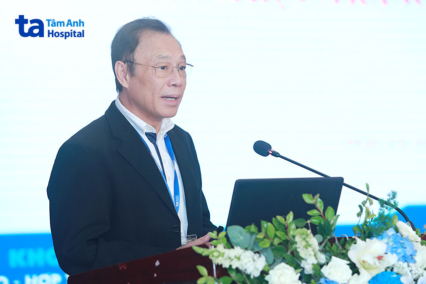 chia sẻ báo cáo về chẩn đoán và điều trị ung thư đại trực tràng