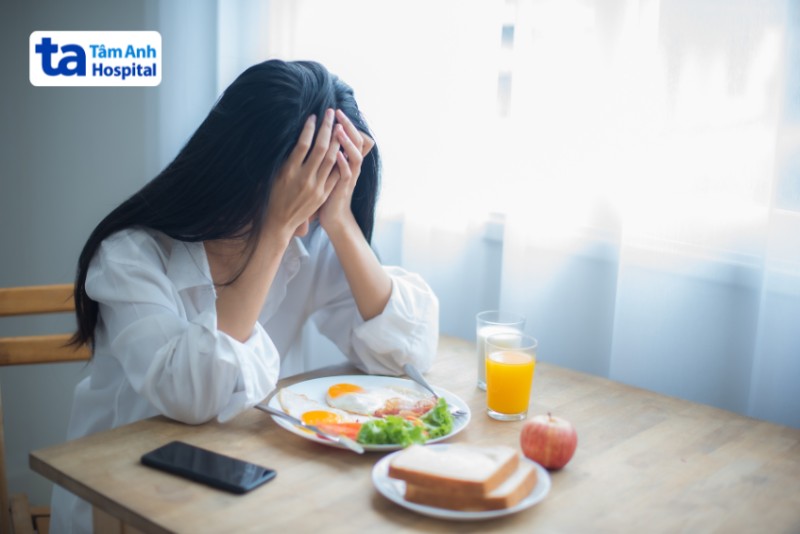 Vai trò của chế độ ăn uống trong kiểm soát đau đầu sau sinh