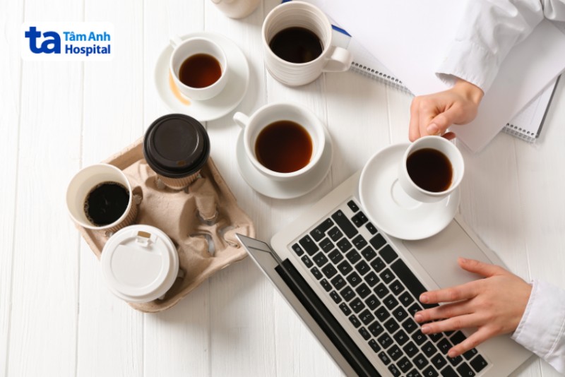Đau đầu uống quá nhiều cafe có thể gặp nguy hiểm gì?