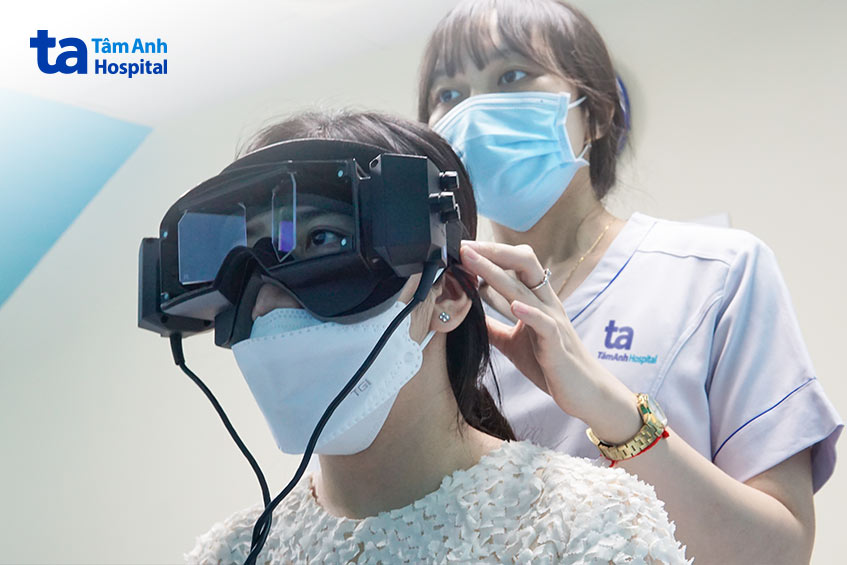 kiểm tra vận động mắt bằng hệ thống đo chức năng tiền đình