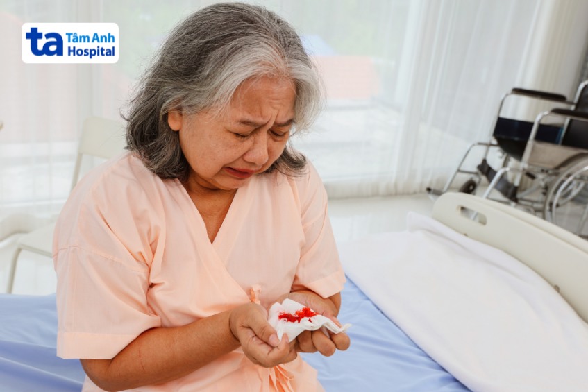 Người cao tuổi bị viêm phổi có thể dẫn đến những biến chứng