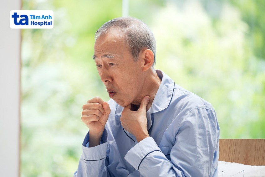 Người trên 65 tuổi có nguy cơ bị viêm phổi cộng đồng cao hơn