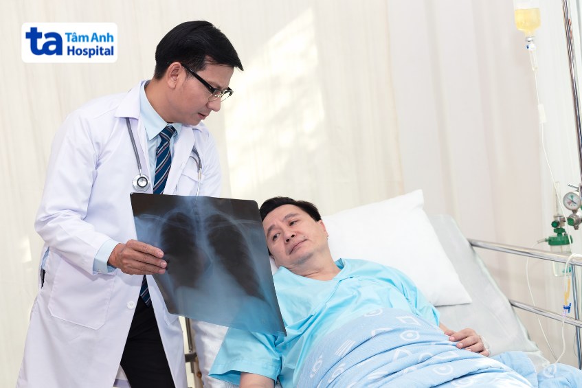 Người trung niên và cao tuổi có nguy cơ viêm phổi cao