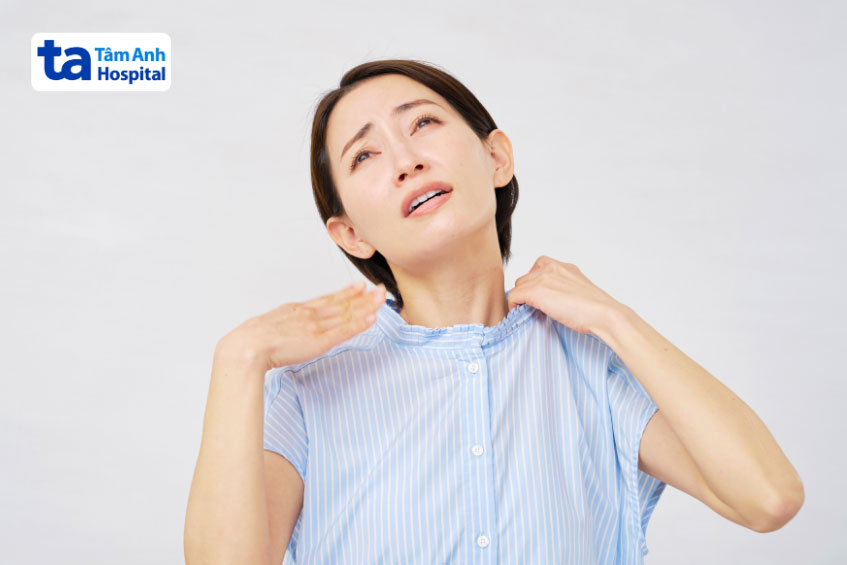 nữ giới thường xuyên gặp tình trạng bốc hỏa