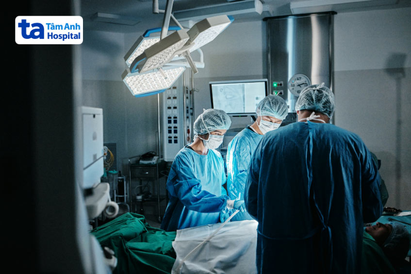 Phẫu thuật giúp loại bỏ huyết khối trong tim cho bệnh nhân