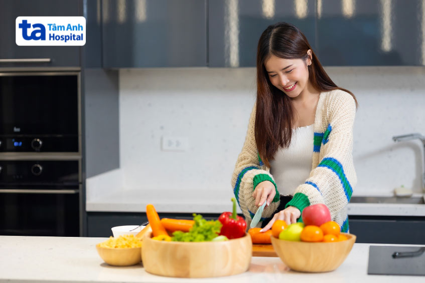 Giữ thói quen ăn uống lành mạnh và đầy đủ dinh dưỡng để bảo vệ sức khỏe