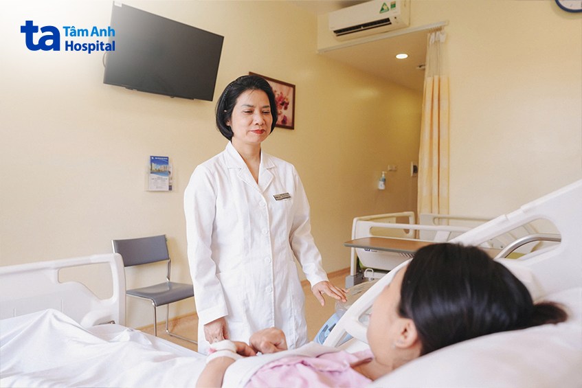 Sản phụ nhập viện do cúm diễn tiến viêm phổi nặng