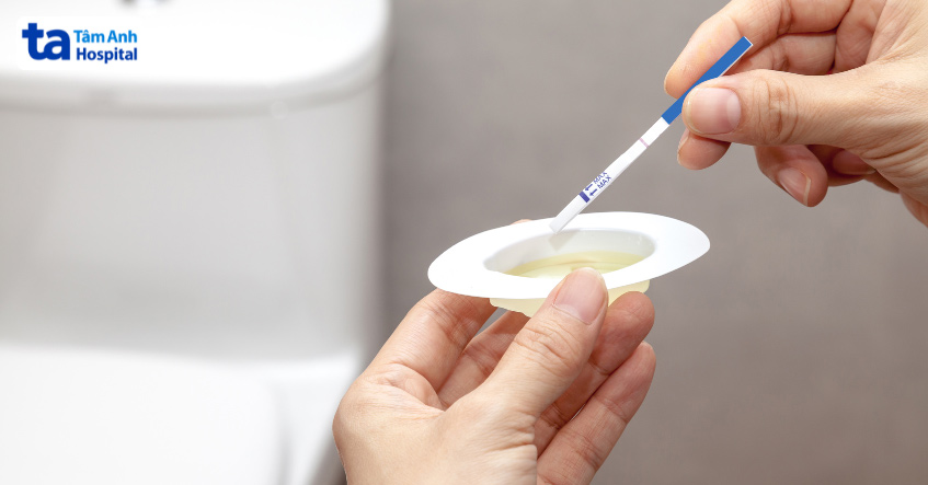 Thử que quá sớm có thể làm sai lệch kết quả sau chuyển phôi