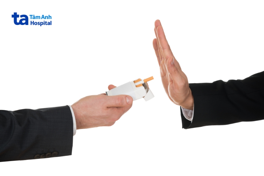tránh hút thuốc phòng nguy cơ xuất huyết não