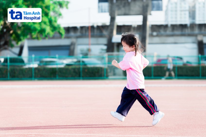 Trẻ vận động thường xuyên giúp nâng cao sức khỏe