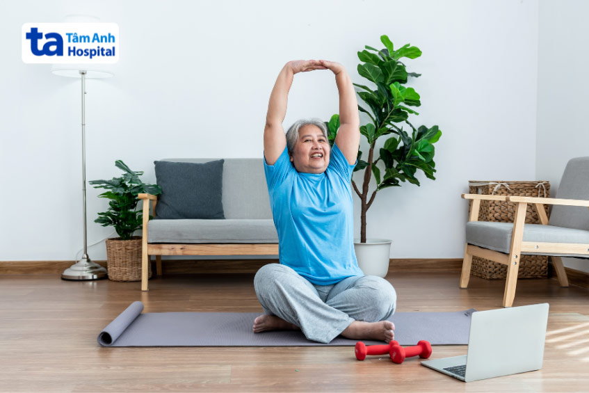 Người bị tăng huyết áp có thể giảm căng thẳng bằng những bài tập yoga
