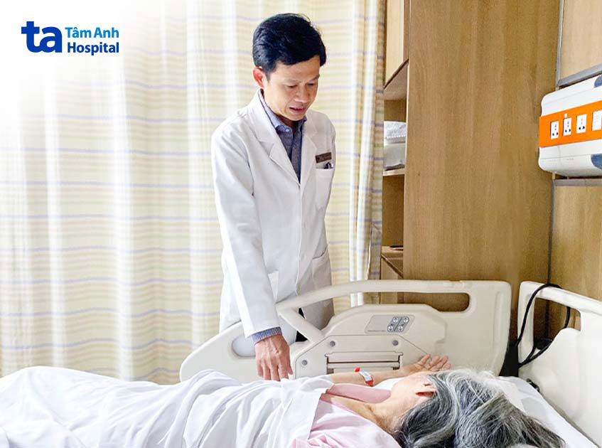 bs huỳnh bá tấn hỏi thăm sức khỏe