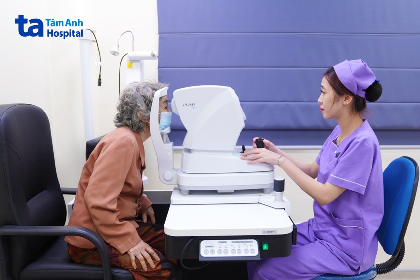 chẩn đoán màng trước võng mạc