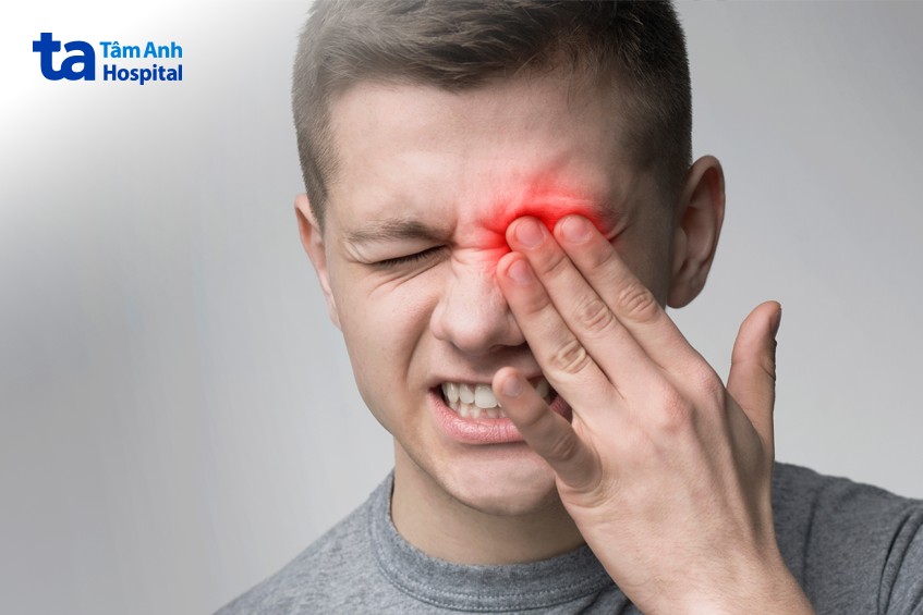 chấn thương mắt tổn thương dịch kính
