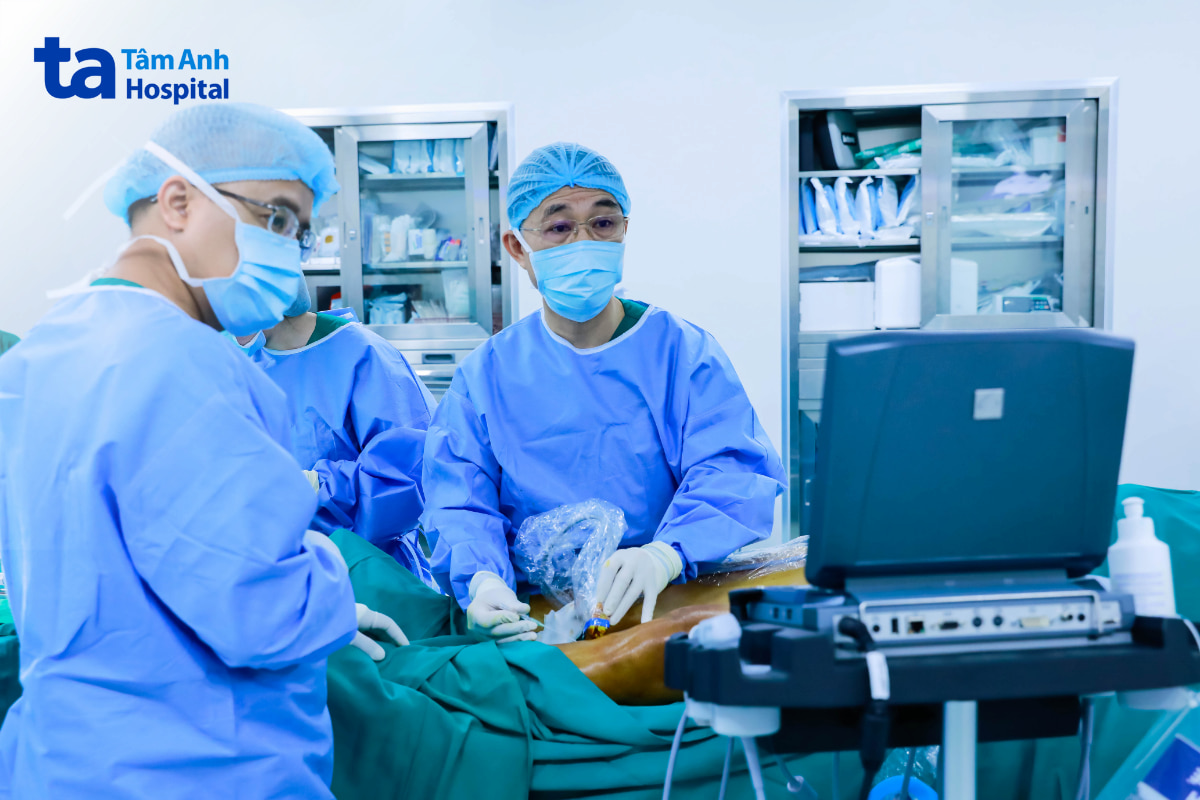 điều trị suy giãn tĩnh mạch