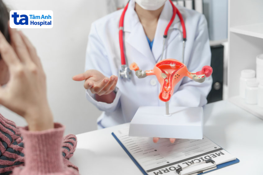 gặp bác sĩ khi kinh nguyệt bất thường