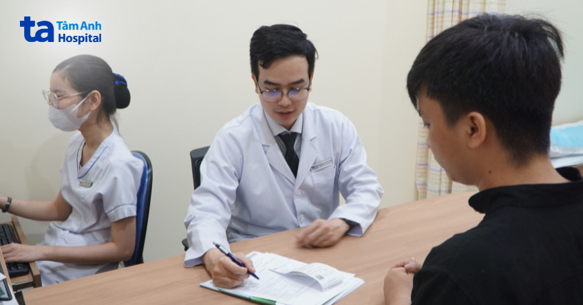 giải thích kết quả xét nghiệm cho khách hàng