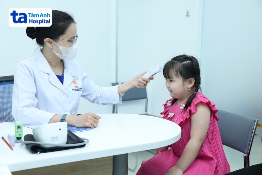 khám sức khỏe trước khi tiêm vắc xin sốt xuất huyết