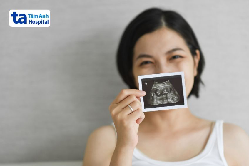 kích thước thai nhi 10 tuần tuổi tương đương với một quả mơ nhỏ