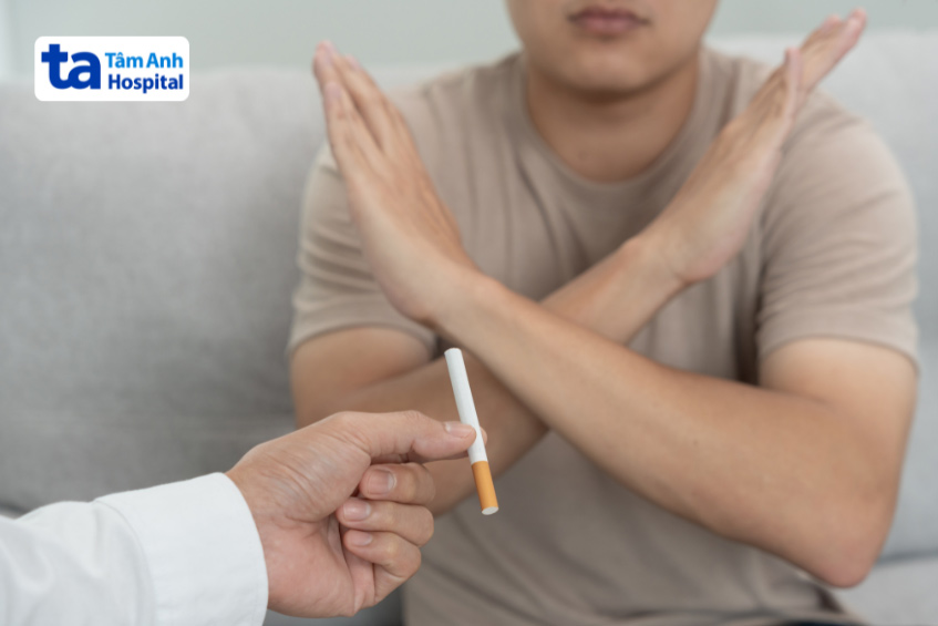 Người bị tăng huyết áp tâm thu tuyệt đối không nên hút thuốc