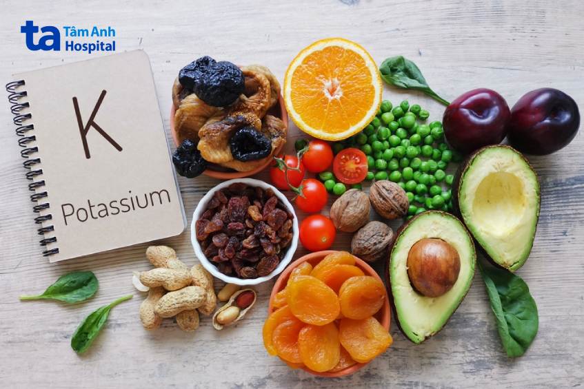 người chạy thận nhân tạo không nên ăn nhiều kali.