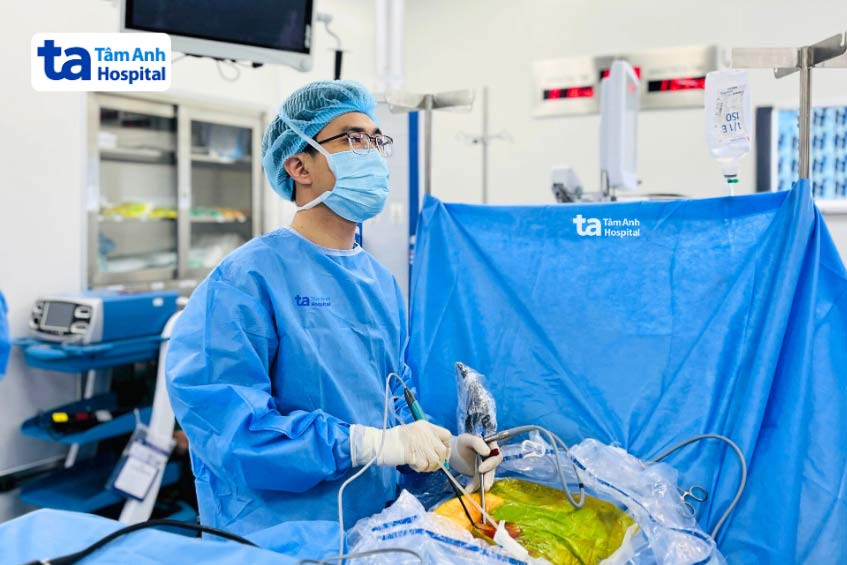 phẫu thuật cột sống cho người bệnh