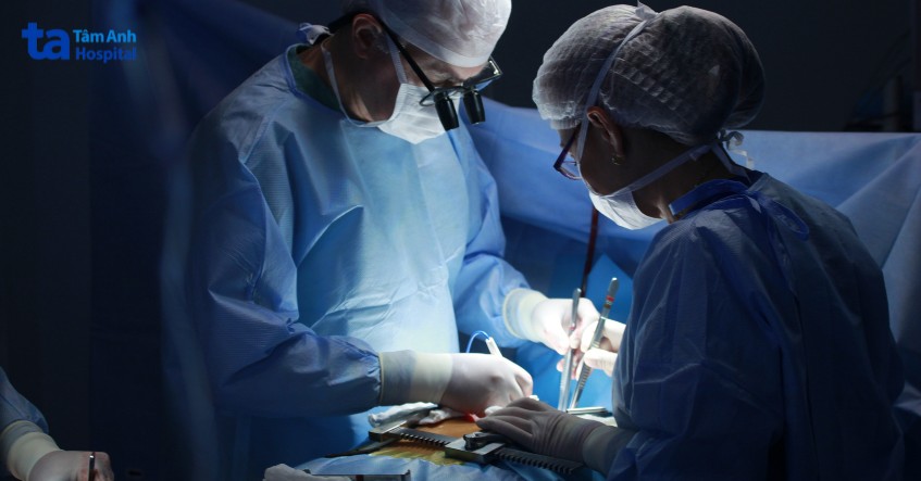 phẫu thuật điều trị sụp mí bẩm sinh