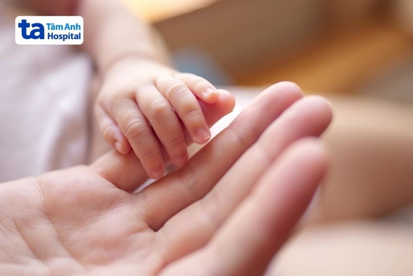 phụ nữ có tiền sử sinh non