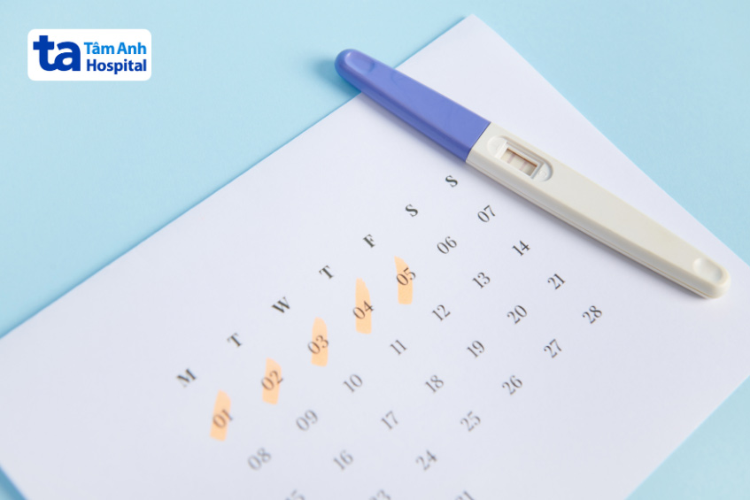 trễ kinh là triệu chứng xuất hiện sớm nhất khi nữ giới mang thai