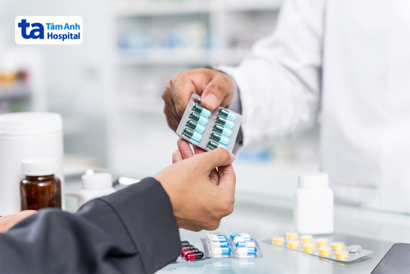 Người bệnh nên tham khảo ý kiến bác sĩ về các tương tác thuốc tiêu cực