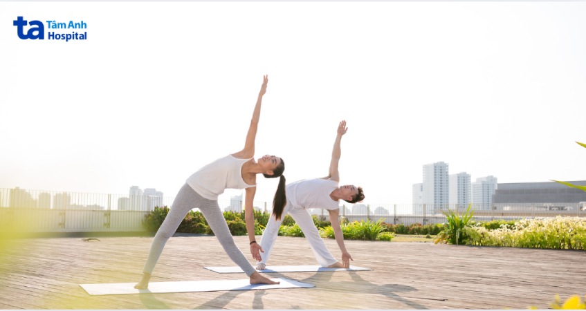 bài tập trikonasana