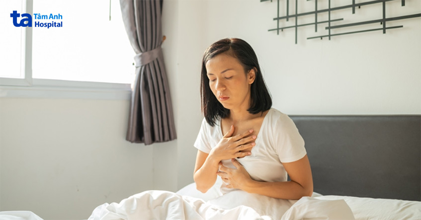Buồn nôn, chướng bụng có thể là dấu hiệu chuyển phôi ngày 5 thành công