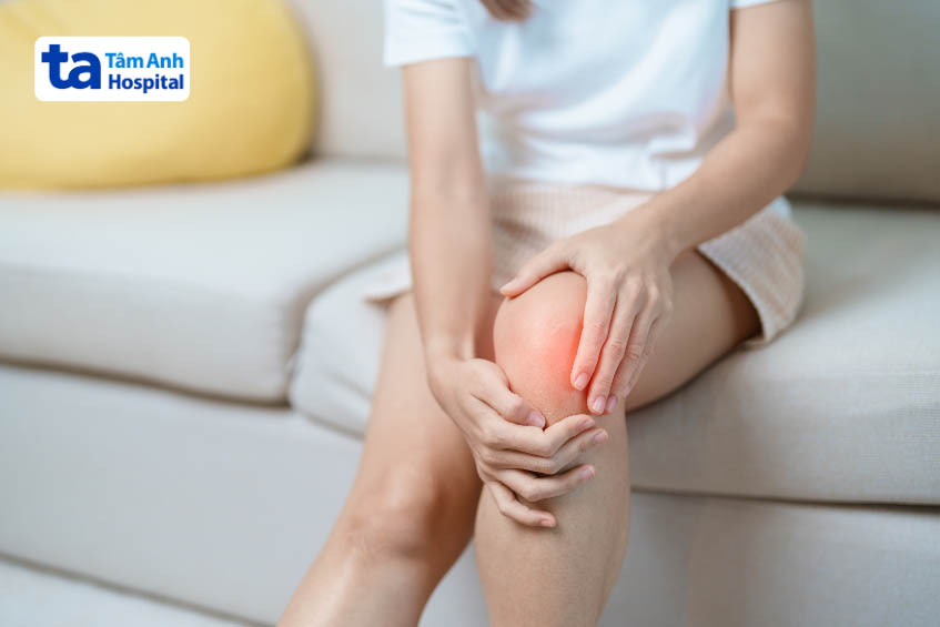 Mắc bệnh khô khớp, người bệnh có thể xuất hiệu triệu chứng sưng đau